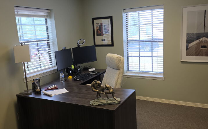 Pictures of Office property located at 102 Fairhope Ave, Fairhope, AL 36532 for lease - image #1