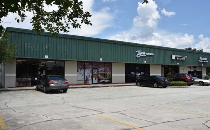 Pictures of Retail property located at 2727B N. John Young Pkwy, Kissimmee, FL 34741 for lease - image #1