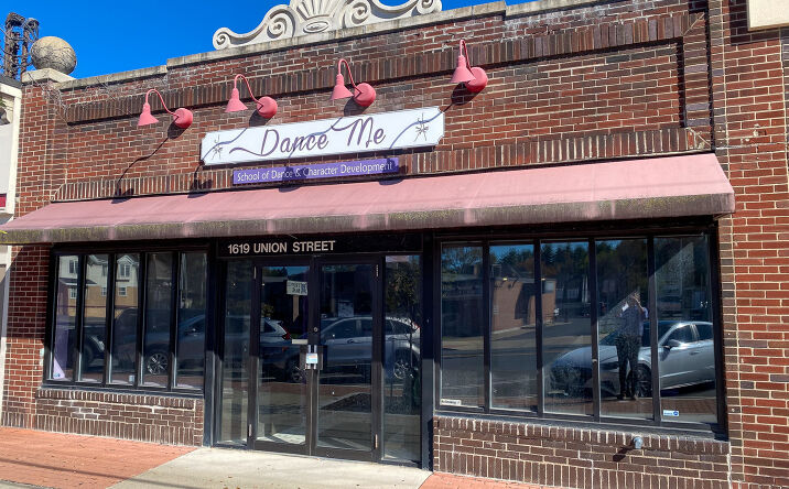 Pictures of Retail property located at 1619 Union St, Schenectady, NY 12309 for lease - image #1