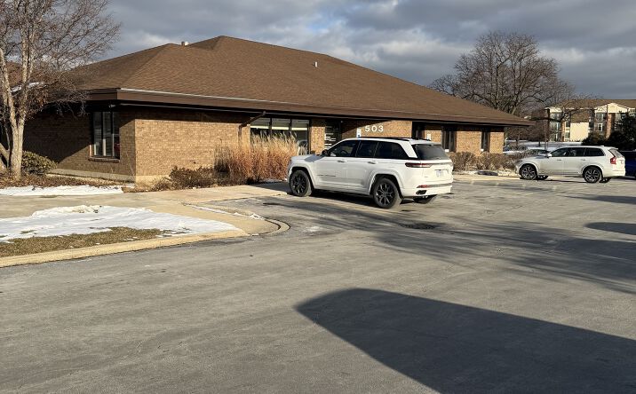 Pictures of Office property located at 501 Thornhill Dr, Carol Stream, IL 60188 for lease - image #1