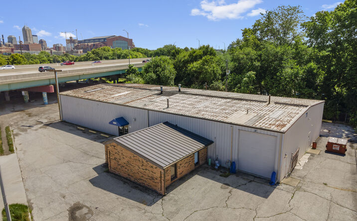 Pictures of Industrial property located at 1091 Kentucky Ave, Indianapolis, IN 46221 for lease - image #1
