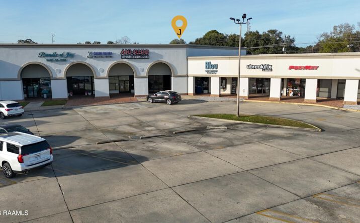 Pictures of Retail property located at 5520 Johnston St, Lafayette, LA 70503 for lease - image #1