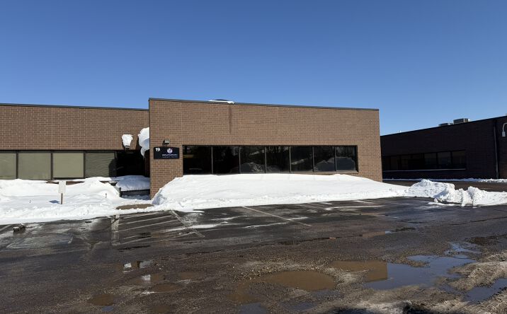 Pictures of Office property located at 1701 American Blvd E, Bloomington, MN 55425 for lease - image #1