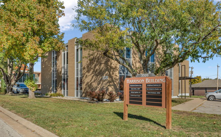 Pictures of Office property located at 3320 SW Harrison ST, Topeka, KS 66611 for lease - image #1