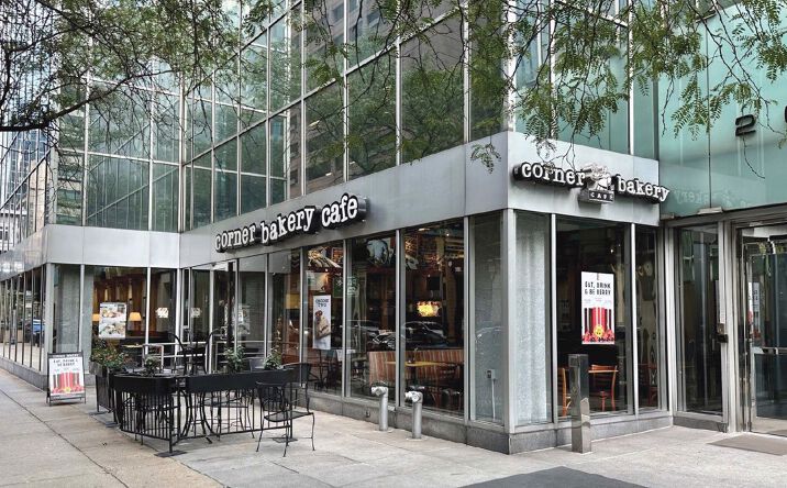 Pictures of Retail property located at 200 N LaSalle St, Chicago, IL 60601 for lease - image #1