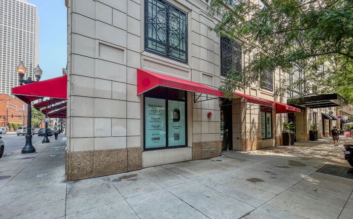 Pictures of Retail property located at 10 E Delaware Pl, Chicago, IL 60611 for lease - image #1