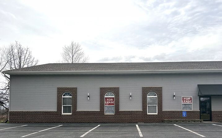 Pictures of Office, Industrial, Special Purpose property located at 935 Boyson Ct, Hiawatha, IA 52233 for lease - image #1