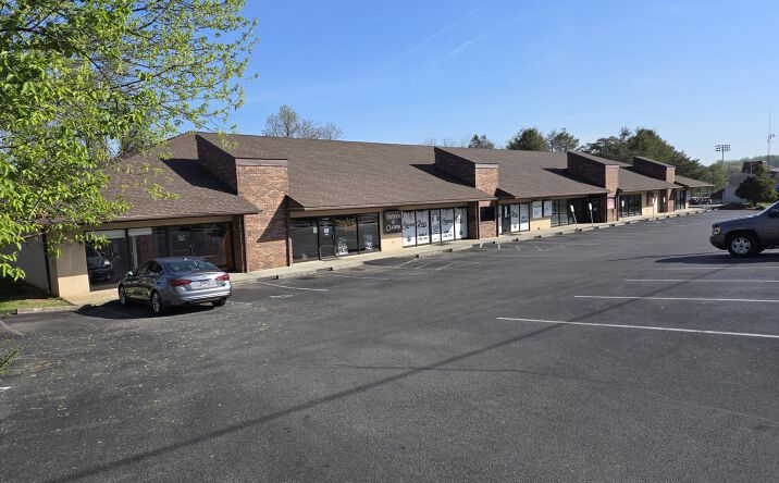 Pictures of Retail, Office, Special Purpose property located at 1701 Euclid Ave, Bristol, VA 24201 for lease - image #1