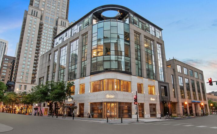 Pictures of Retail property located at 15 E. Oak Street, Chicago, IL 60611 for lease - image #1