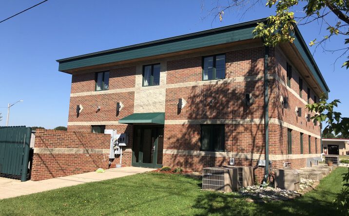 Pictures of Office property located at 16869 - 16873 W Greenfield Ave, New Berlin, WI 53151 for lease - image #1