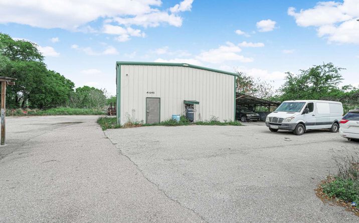 Pictures of Retail, Industrial property located at 4641 S Orange Blossom Trl, Kissimmee, FL 34741 for lease - image #1
