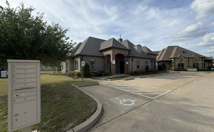 Pictures of Office property located at 2339 Dueling Oaks Drive, Tyler, TX 75703 for lease - image #1