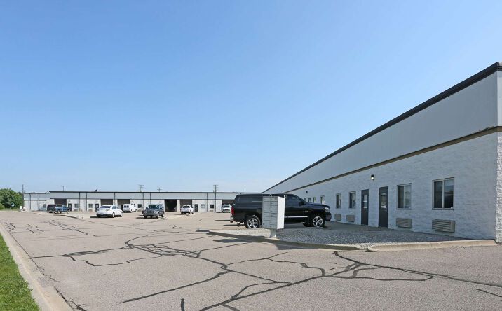 Pictures of Industrial property located at 42376-42498 Mound Rd, Unit 42456, Sterling Heights, MI 48314 for lease - image #1