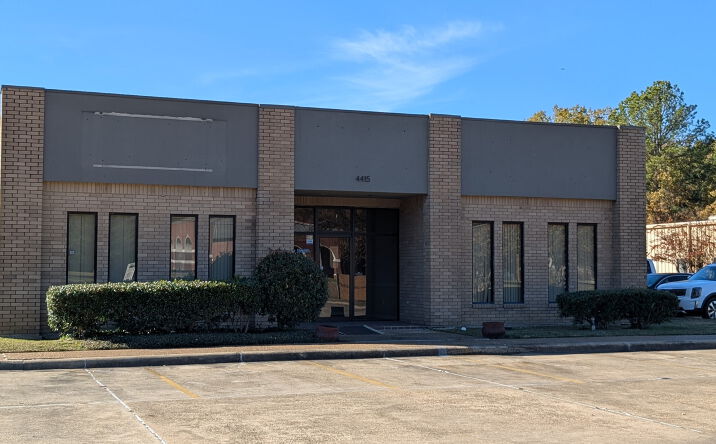 Pictures of Office property located at 4415 Jefferson Ave, Texarkana, AR 71854 for lease - image #1