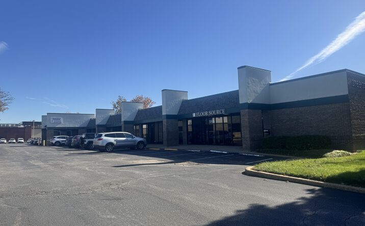 Pictures of Industrial property located at 2366 Schuetz Rd, St. Louis, MO 63146 for lease - image #1