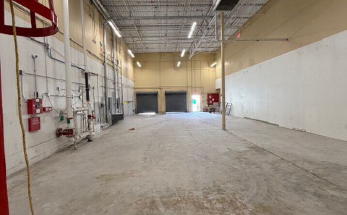 Pictures of Industrial property located at 8102 Blanding Blvd, Jacksonville, FL 32244 for lease - image #1