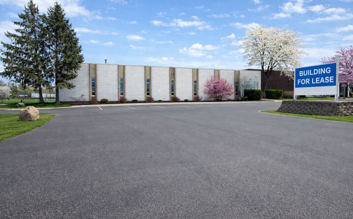 Pictures of Office property located at 5111 Richmond Rd, Bedford Heights, OH 44146 for lease - image #1
