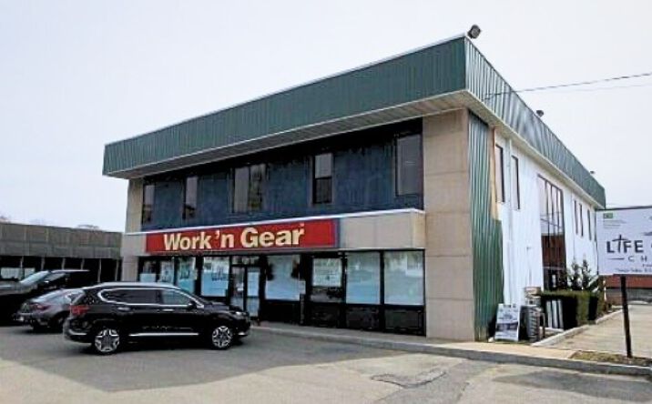Pictures of Retail, Office, Restaurant property located at 1233 Main St, Worcester, MA 01603 for lease - image #1