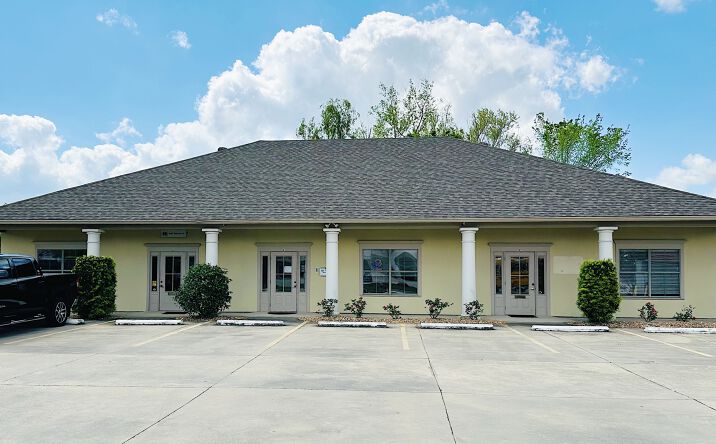 Pictures of Office property located at 36505 Oak Plaza Ave, Prairieville, LA 70769 for lease - image #1