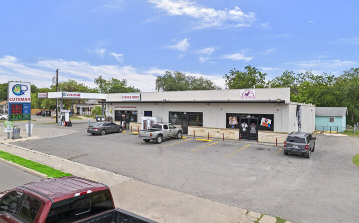 Pictures of Retail property located at 1822 N Zarzamora St, San Antonio, TX 78207 for lease - image #1