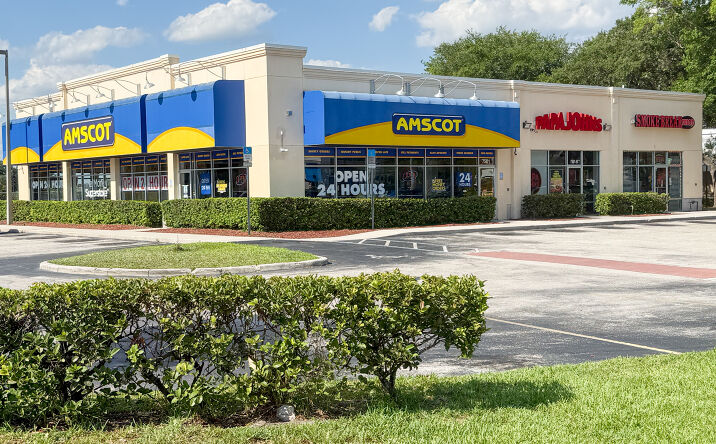 Pictures of Retail property located at 7501 E Colonial Dr, Orlando, FL 32807 for lease - image #1