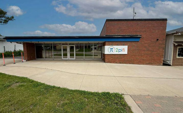 Pictures of Retail, Office property located at 3223 1st Ave SE, Cedar Rapids, IA 52402 for lease - image #1