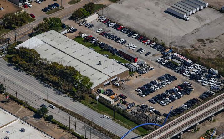 Pictures of Industrial property located at 15200 Midway Rd., Addison, TX 75001 for lease - image #1