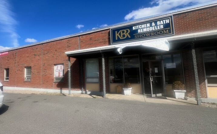 Pictures of Retail, Industrial, Restaurant property located at 550 Turnpike St, Canton, MA 02021 for lease - image #1