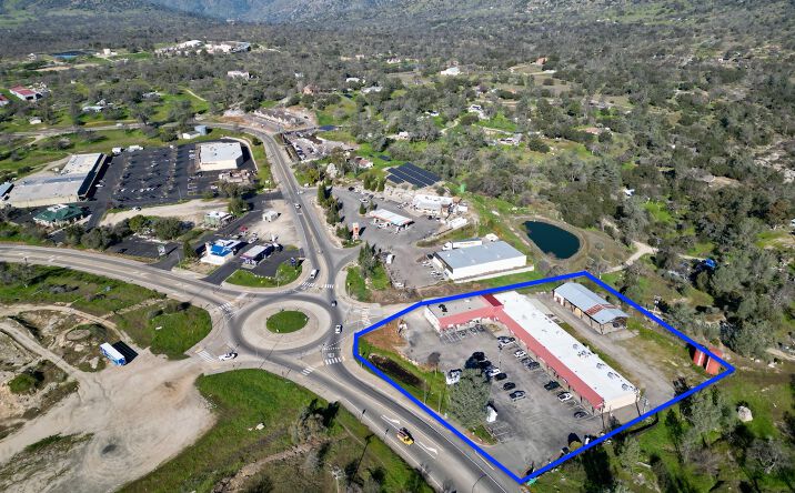 Pictures of Retail property located at 29533 Auberry Rd, Prather, CA 93651 for lease - image #1