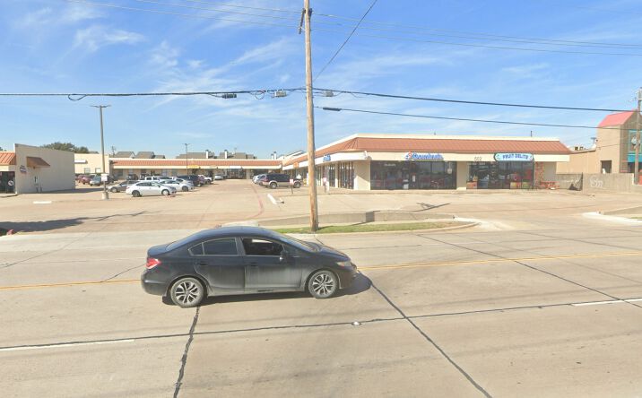 Pictures of Retail, Office, Restaurant property located at 502 S Old Orchard Ln, Lewisville, TX 75067 for lease - image #1