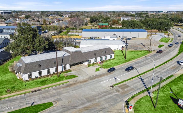 Pictures of Office property located at 516 Verot School Rd, Lafayette, LA 70508 for lease - image #1