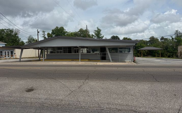 Pictures of Restaurant property located at 710 St Mary St, Thibodaux, LA 70301 for lease - image #1