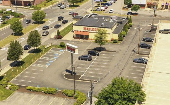 Pictures of Retail property located at 17 Commerce Way, Woburn, MA 01801 for lease - image #1