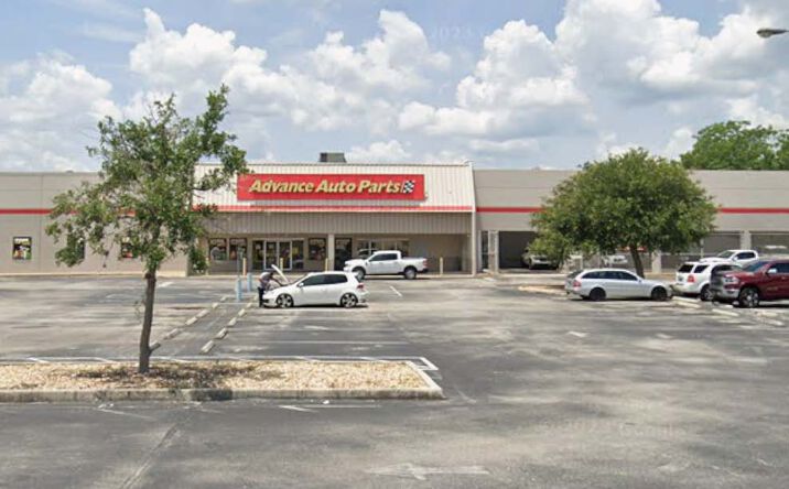 Pictures of Retail property located at 400 S Us Highway 17-92, Longwood, FL 32750 for lease - image #1