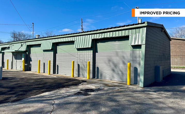 Pictures of Retail, Industrial property located at 320 W Alexis Rd, Toledo, OH 43612 for lease - image #1