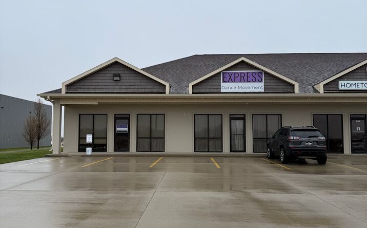 Pictures of Retail property located at 800-814 Speedway Drive, Newton, IA 50208 for lease - image #1