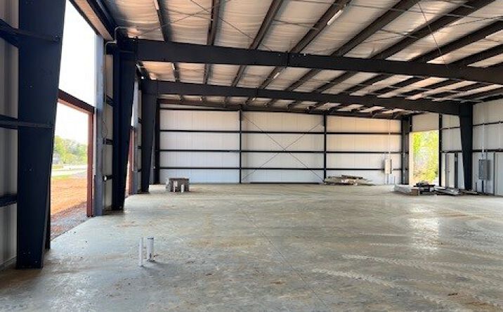 Pictures of Retail, Office, Industrial property located at 4905 NW Broad St, Murfreesboro, TN 37129 for lease - image #1
