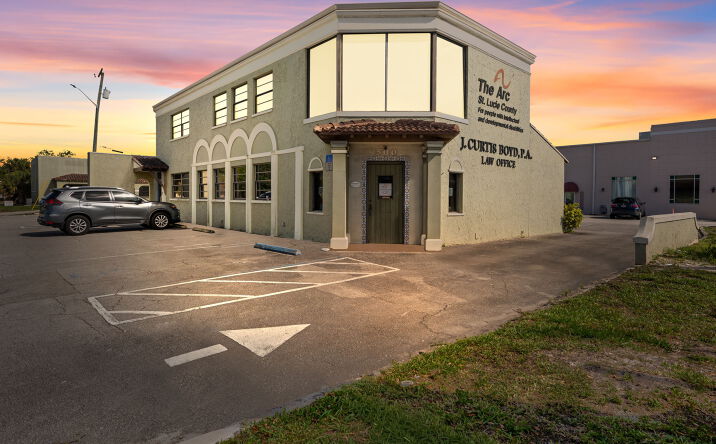 Pictures of Office property located at 500 S US Hwy 1, Fort Pierce, FL 34950 for lease - image #1