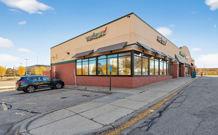 Pictures of Retail property located at 470 Hamline Ave N, Suite 474, St Paul, MN 55104 for lease - image #1