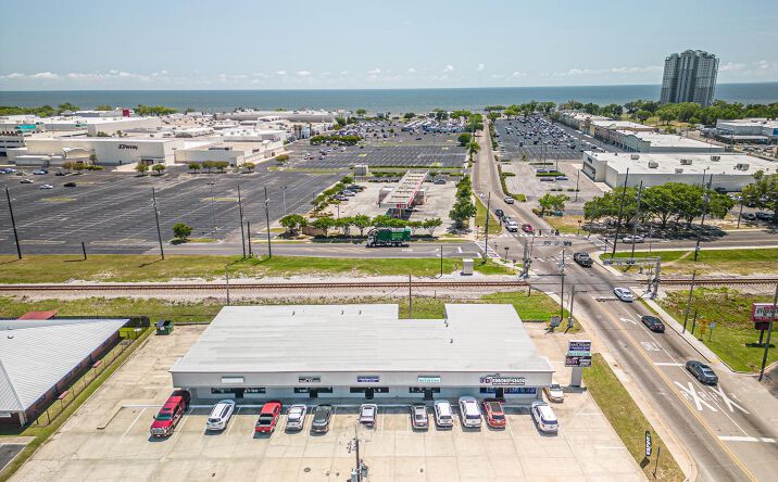 Pictures of Retail, Office property located at 2643 Executive Pl, Biloxi, MS 39531 for lease - image #1