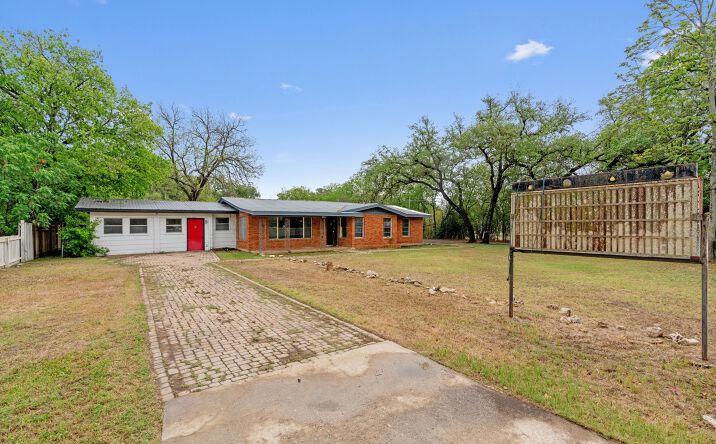 Pictures of Office, Industrial property located at 10205 Old Manchaca Rd, Austin, TX 78748 for lease - image #1