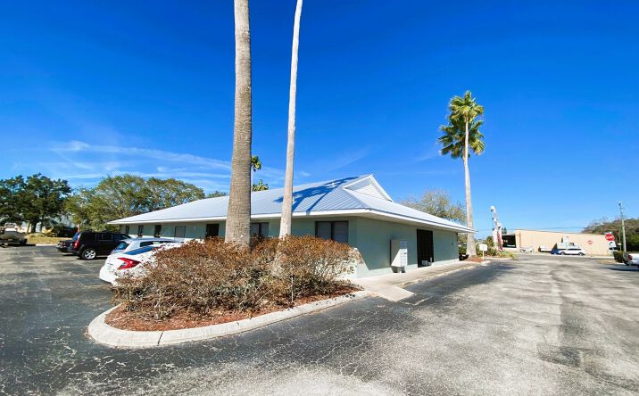 Pictures of Office, Retail property located at 1341 10th St E, Palmetto, FL 34221 for lease - image #1