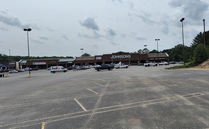 Pictures of Retail, Restaurant property located at 815 Pelham Rd S, Jacksonville, AL 36265 for lease - image #1