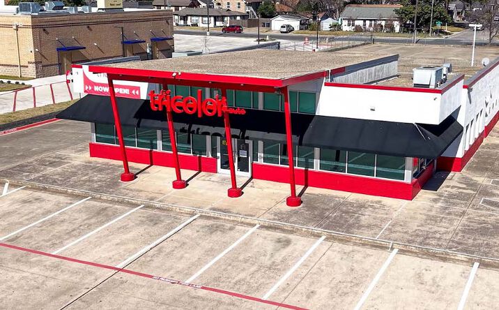 Pictures of Retail property located at 400 N Riverside Dr, Fort Worth, TX 76111 for lease - image #1