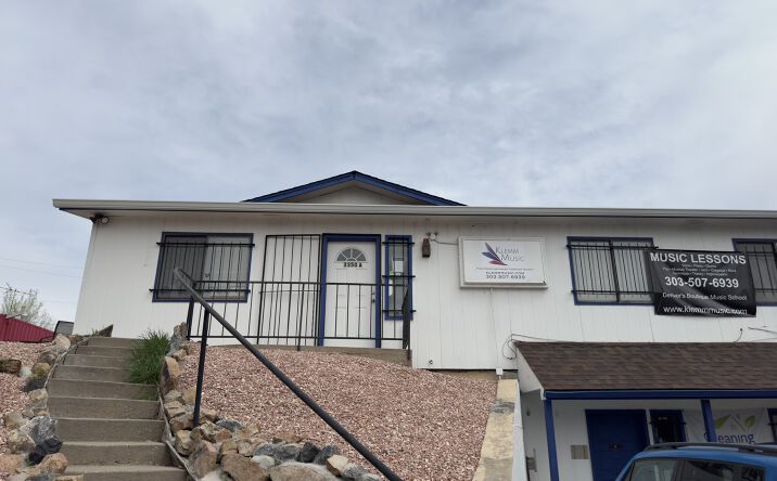 Pictures of Office property located at 3350 S Knox Ct, Englewood, CO 80110 for lease - image #1