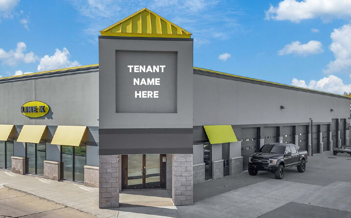 Pictures of Retail property located at 3701 E 14th St, Des Moines, IA 50313 for lease - image #1