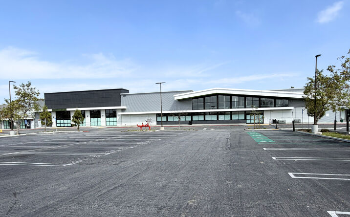 Pictures of Retail property located at 6911 Warner Ave, Huntington Beach, CA 92647 for lease - image #1