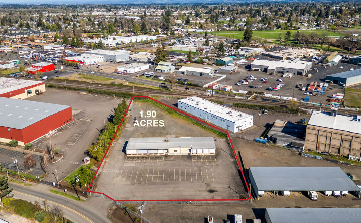 Pictures of Industrial property located at 3010 Industrial Way NE, Salem, OR 97301 for lease - image #1
