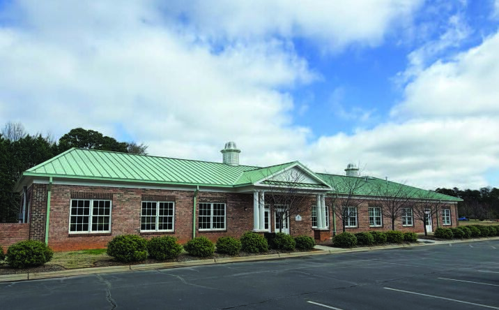 Pictures of Office property located at 15810 Northcross Dr, Huntersville, NC 28078 for lease - image #1
