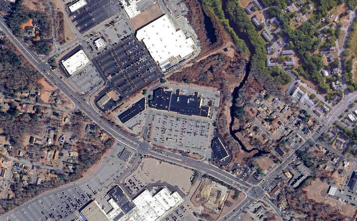 Pictures of Retail property located at 19-39 Faunce Corner, Dartmouth, MA 02747 for lease - image #1